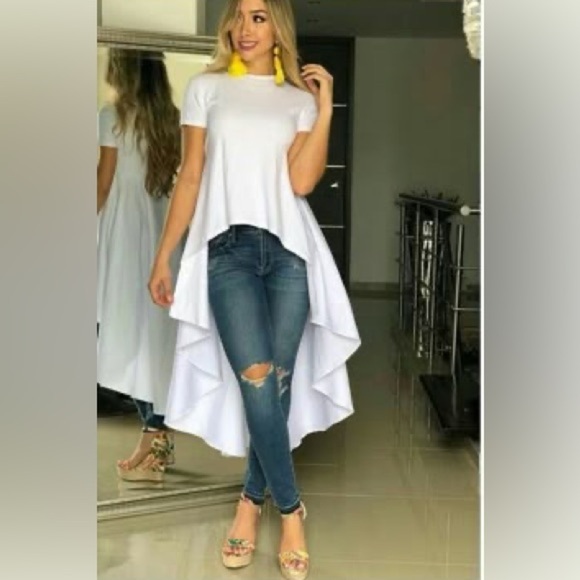 English Factory Dresses & Skirts - English Factory Size XSMALL top has a high-low hemline NWT